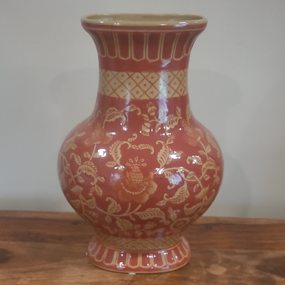 Vtg. Chinese Ceramic Vase